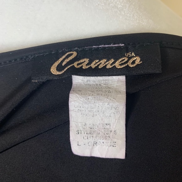 Cameo black romper halter tie, key hole front - Picture 8 of 8